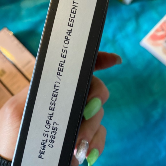 Mary Kay highlighter - Picture 3 of 4